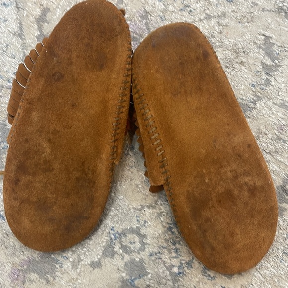 Minnetonka moccasins- sz 13 - Picture 3 of 5